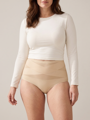 hellobelly Sculpt Brief detail campaign photograph